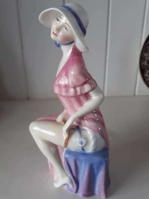 OUR ROYAL DOULTON LADY "HARRIET" WAS MODELLED BY DOUGLAS V POULTA
