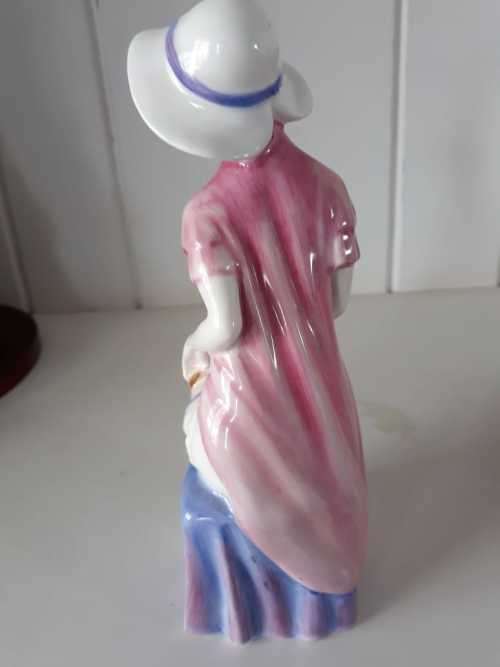 OUR ROYAL DOULTON LADY "HARRIET" WAS MODELLED BY DOUGLAS V POULTA