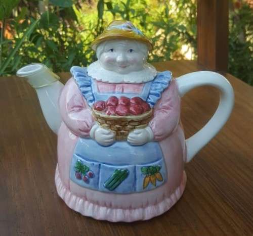 COLORFUL OTAGIRI JAPAN GRANNY TEAPOT DESIGN MARY ANN BAKER