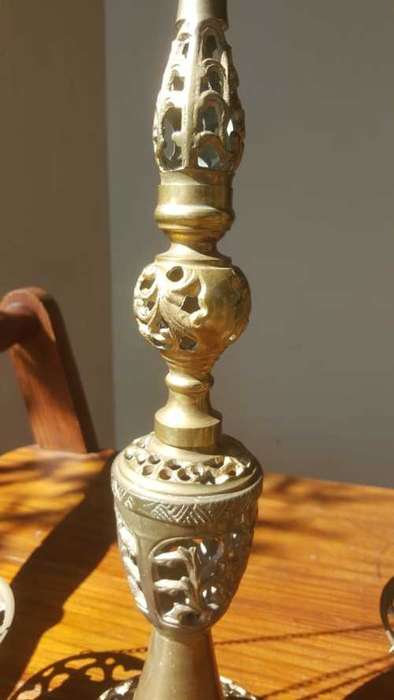 VINTAGE LARGE BRASS SCALES OF JUSTICE WITH BALANCING BEAM AND EAGLE TOPPER