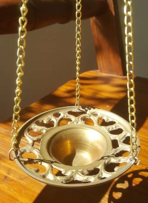 VINTAGE LARGE BRASS SCALES OF JUSTICE WITH BALANCING BEAM AND EAGLE TOPPER