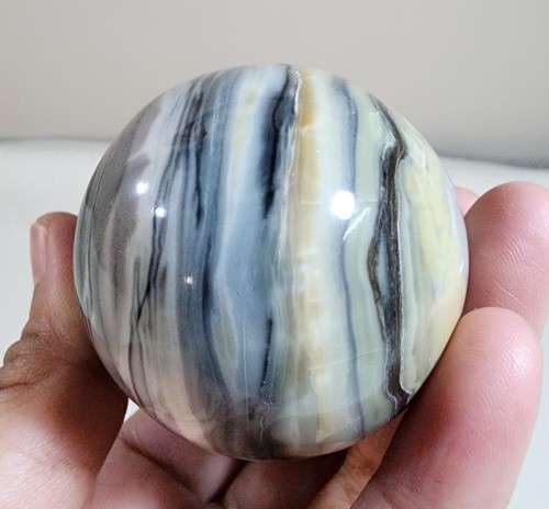 TWO ABSOLUTELY STUNNING AGATE ROCK EGGS  GREY BANDED AGATE  LARGE (70x45MM)