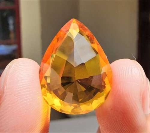 AWESOME LARGE 18,7CARAT ORANGE CITRINE GEMSTONE WITH BEAUTIFUL PEAR CUT