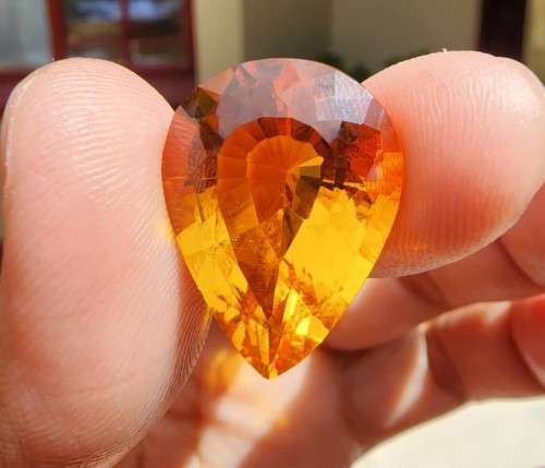 AWESOME LARGE 18,7CARAT ORANGE CITRINE GEMSTONE WITH BEAUTIFUL PEAR CUT