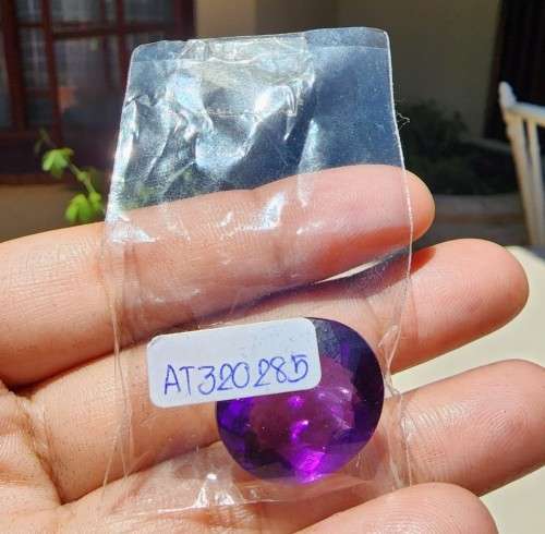COLOR SHIFTING LARGE 21.65CT AMETHYST GEMSTONE WITH BEAUTIFUL OVAL CUT