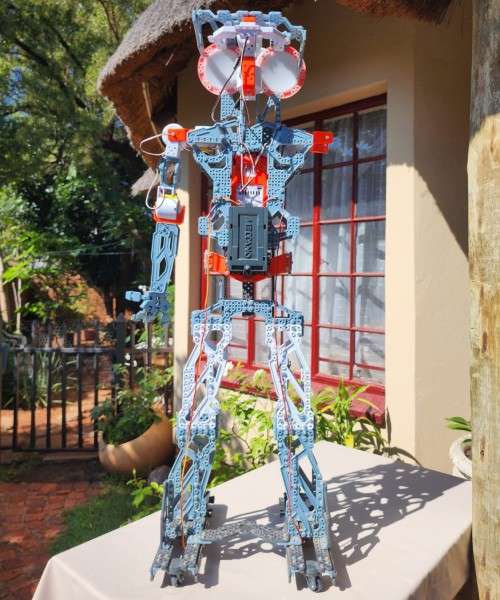 1,1M TALL! MECCANO BY ERECTOR MECCANOID G15 KS (KIDS SIZE!) ROBOT - 2016 INNOVATIVE TOY OF THE YEAR