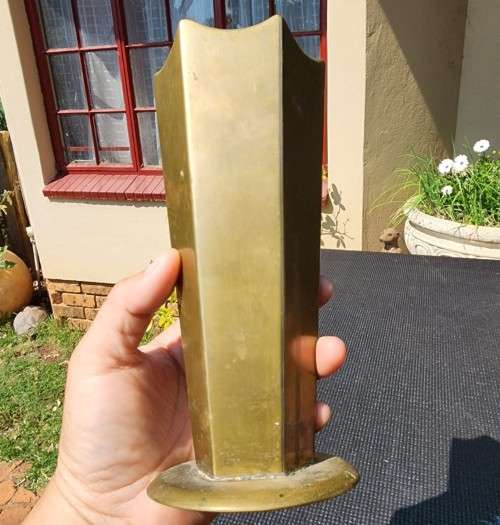 HEAVY (800G) BRASS HEXAGONAL SHAPED VASE  NOTE I HAVE OTHER BRASS ITEMS ON AUCTION