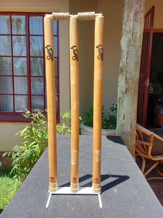 VINTAGE 1980S CRICKET SET WITH 2 FAMOUS CRICKET BATS: AN STUART SURRIDGE SS JUMBO AND A GRAY NICHOLS
