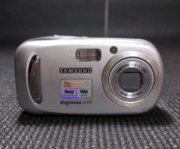 SAMSUNG DIGIMAX A40 (4 MIL MEGAPIXEL) 1GB SD MEMORY CARD POUCH WORKING