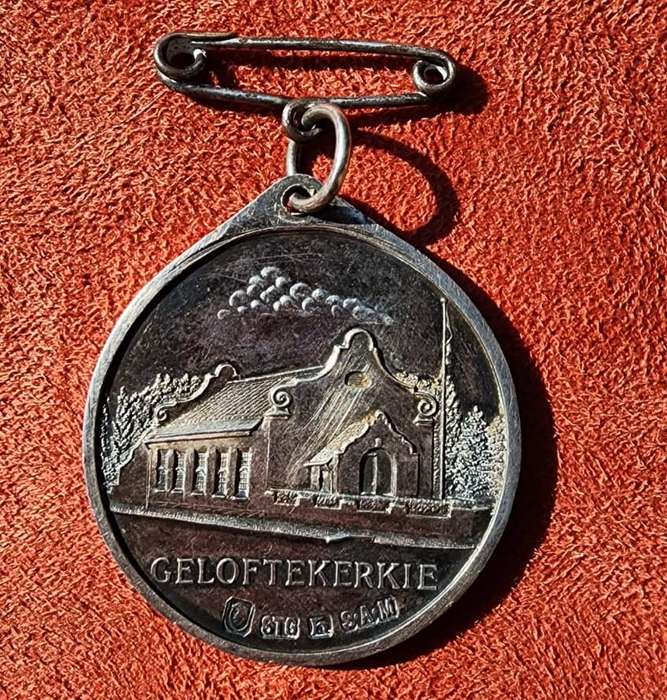 STERLING SILVER 1955 ANDRIES PRETORIUS IN COMMEMORATION OF THE 1838 VOW MEDAL