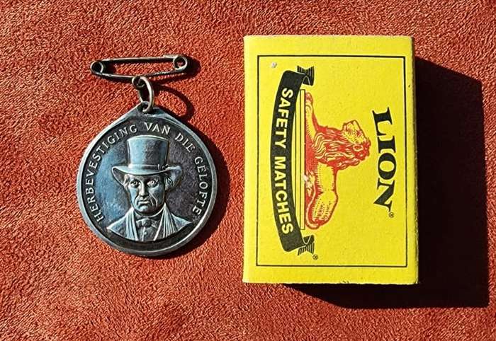 STERLING SILVER 1955 ANDRIES PRETORIUS IN COMMEMORATION OF THE 1838 VOW MEDAL