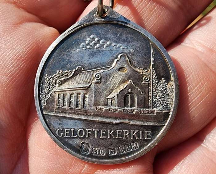 STERLING SILVER 1955 ANDRIES PRETORIUS IN COMMEMORATION OF THE 1838 VOW MEDAL