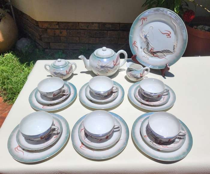 JAPANESE DRAGONWARE MORIAGE GEISHA LITHOPHANE GREEN LUSTERWARE 24 PIECE TEASET VINTAGE (1930-1960)