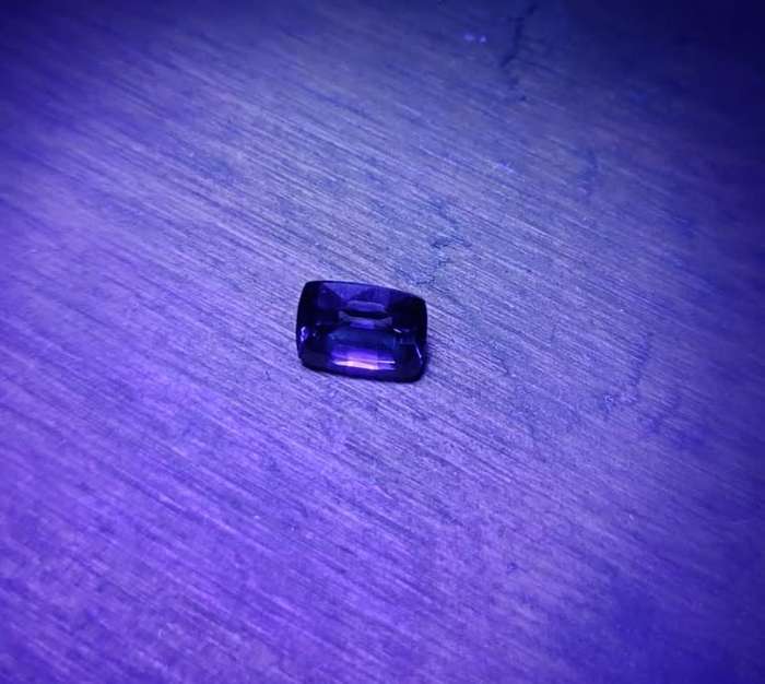 FLAWLESS GISA CERTIFIED LARGE 3.7CT BLUE SAPPHIRE WITH LOVELY RECTANGULAR CUSHION CUT FROM CEYLON