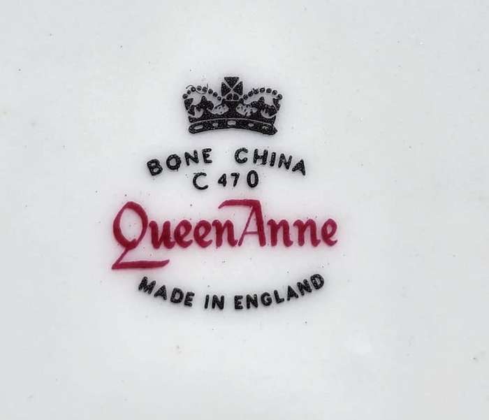 Gorgeous Queen Anne 1960s Red and Pink Roses Pattern Cake Plate