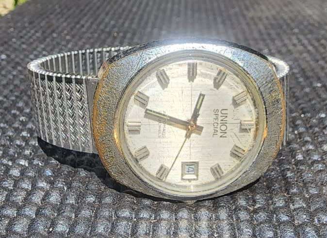 Union Special (American Swiss SA Brand) Automatic 25 Jewel Mens Wristwatch with Expandable Strap