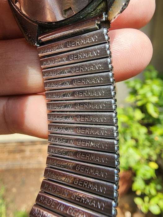 Union Special (American Swiss SA Brand) Automatic 25 Jewel Mens Wristwatch with Expandable Strap
