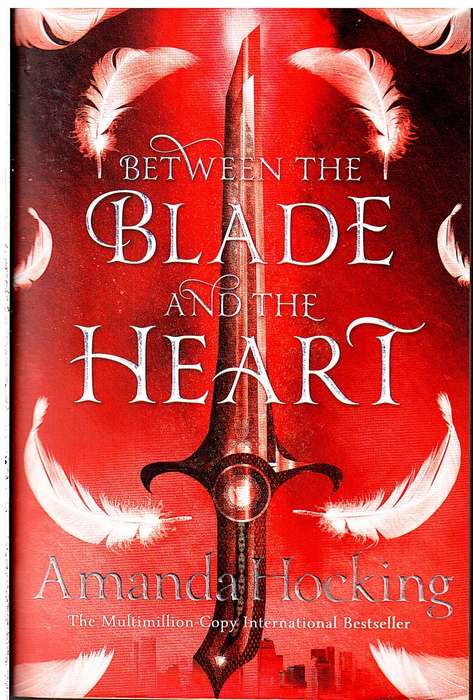 Between the Blade and the Heart - Amanda Hocking