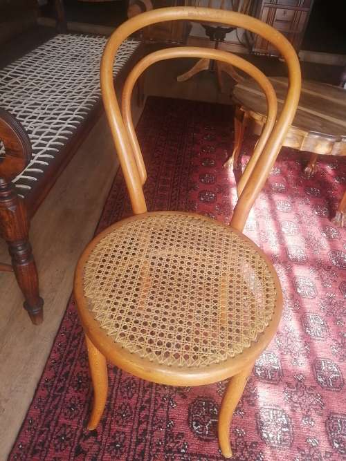 Bend wood chair