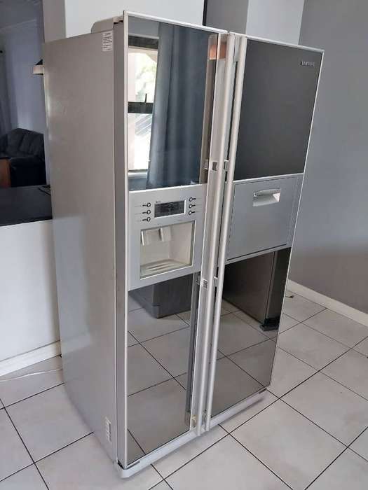 Samsung Double Door Mirror Dispenser Fridge, Ice Maker, Cooling, Freezer, Complete inside, Working
