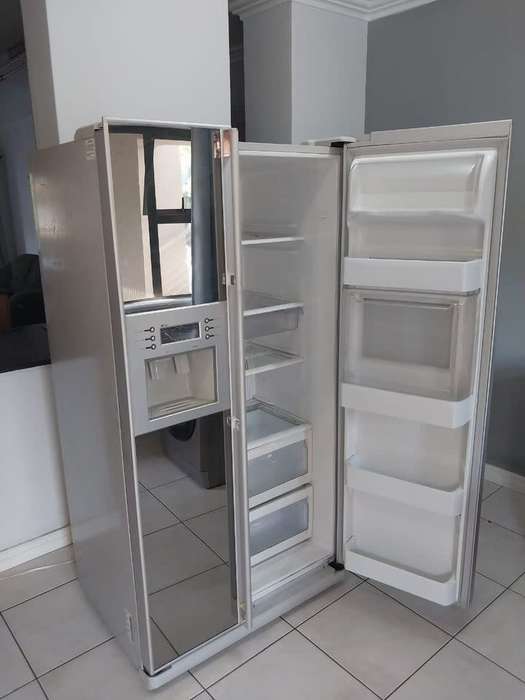 Samsung Double Door Mirror Dispenser Fridge, Ice Maker, Cooling, Freezer, Complete inside, Working