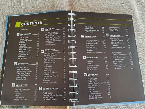 The Outdoor Survival Bible - Rob Beattie
