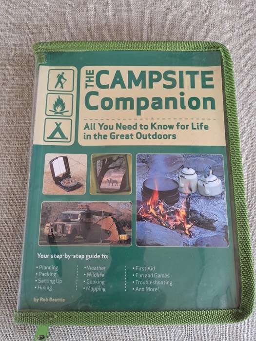 The Campsite Companion: All You Need to Know for Life in the Great Outdoors - Rob Beattie