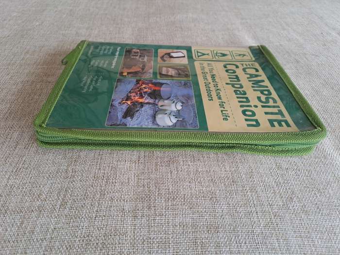 The Campsite Companion: All You Need to Know for Life in the Great Outdoors - Rob Beattie