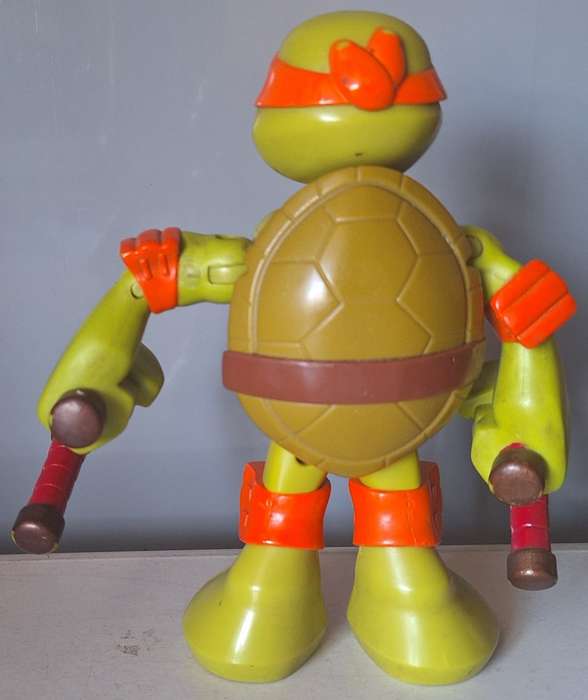 Teenage Mutant Ninja Turtles Michelangelo (15cm tall)