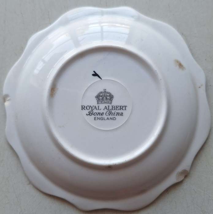 Flower saucer (Royal Albert Bone China) 11cm across