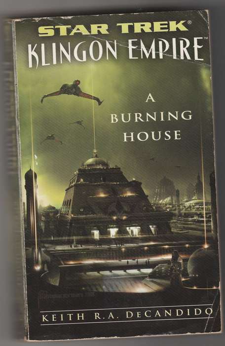 Star Trek: Klingon Empire a burning house