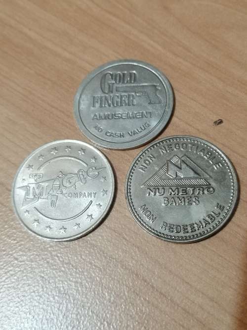 *#* 3 x amusement park tokens - Gold Finger - The magic company and Captain Fantastic Nu Metro  *#*