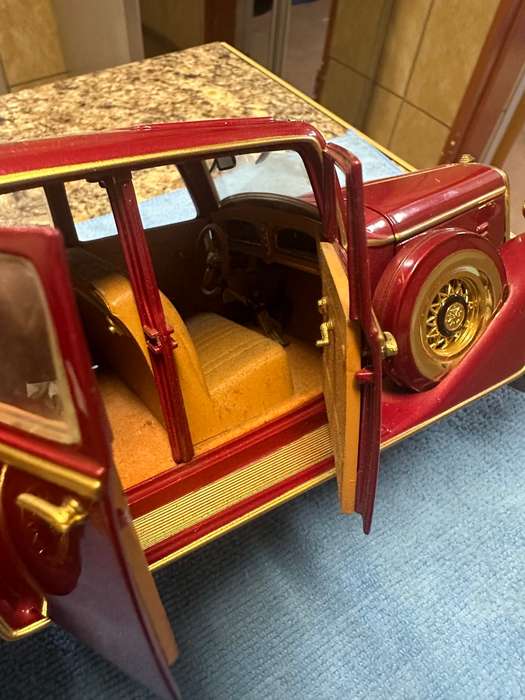 DIECAST TUDOR STATE