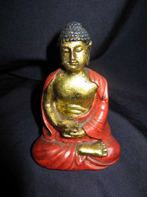 SITTING THAI BUDDHA