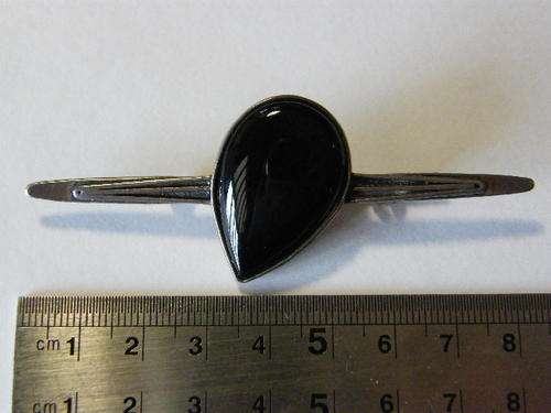 Sterling silver brooch with black stone insert - vintage