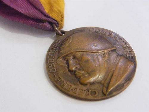 Italian Believe / Obey / Fight Medal - as per photo