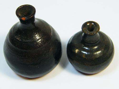 Pair of miniature ceramic flower vases - one is marked Pink/pot Paarl 79 - as per photo