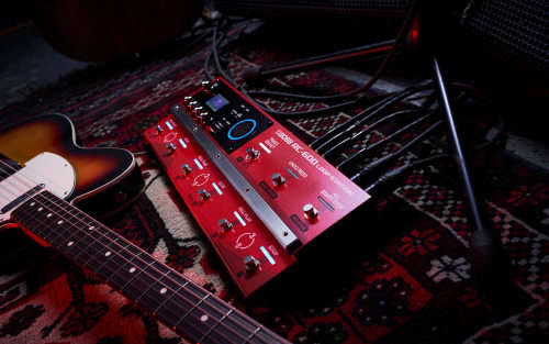 BOSS RC-600 FLAGSHIP 6 TRACK PEDAL LOOPER WITH 32 BIT PROCESSING, IDEAL FOR MULTI INSTRUMENTALISTS