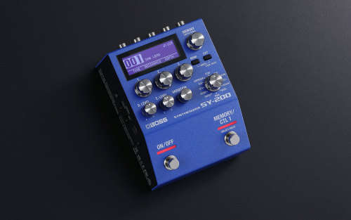 BOSS SY-200 POLYPHONIC GUITAR SYNTHESIZER WITH LCD DISPLAY, 128 MEMORIES, 200 SERIES PEDAL