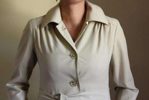 *SUMMER SALE* Vintage classic beige trench coat