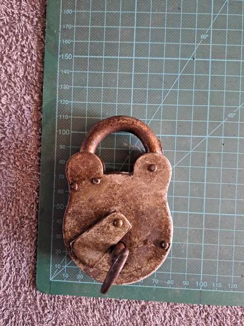 Antique padlock (not a re-make)