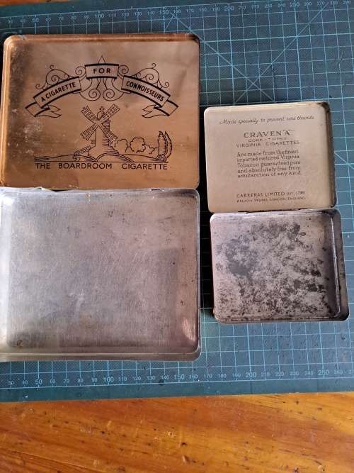 Vintage sigatette tins
