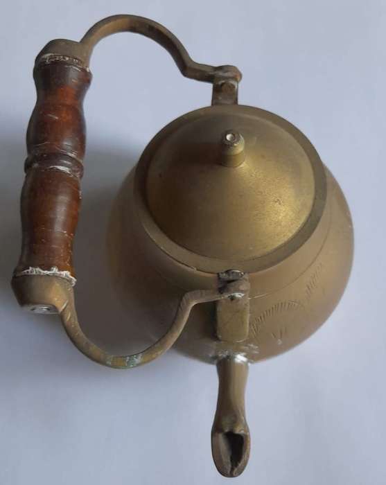 solid brass teapot with wooden handle 8cm high to top of lid