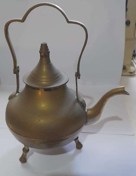 vintage brass teapot 18 cm to top of lid
