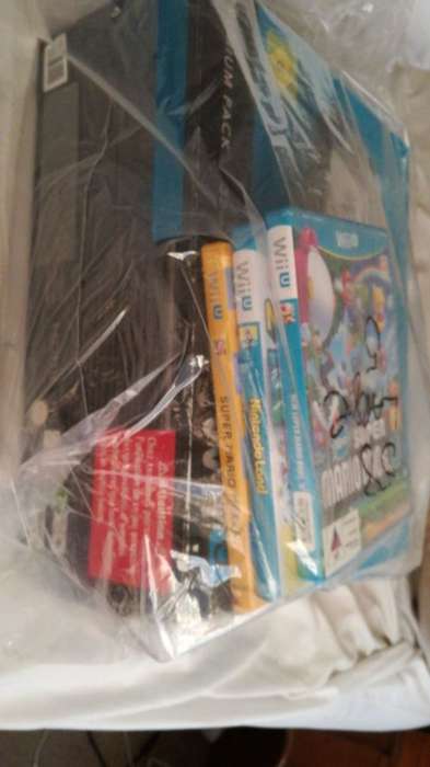 Nintendo Wii U Console + 3 Games