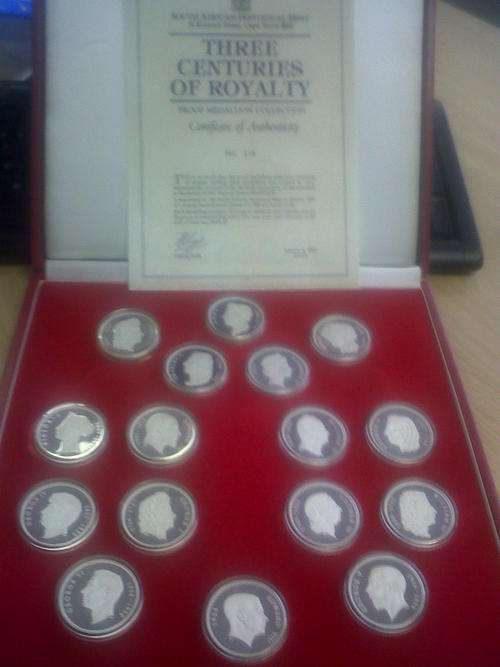 Three Centuries of Royalty Proof Medallion Collection