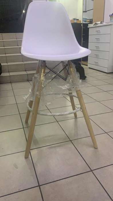 Eiffel Bar Chair Black n White