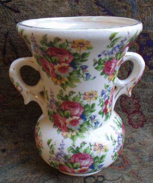 Vintage - gorgeous old rose garden pattern vase. Cottage style decor.