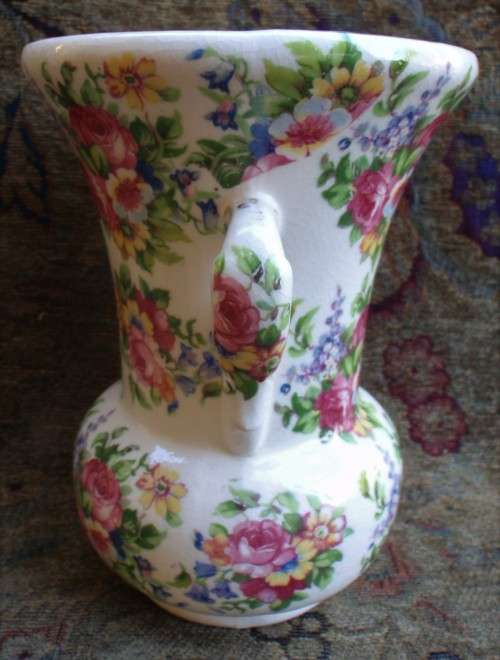 Vintage - gorgeous old rose garden pattern vase. Cottage style decor.