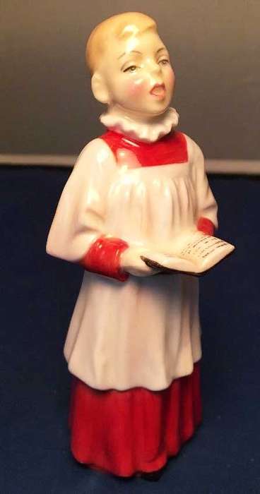 ROYAL DOULTON Choir Boy HN2141